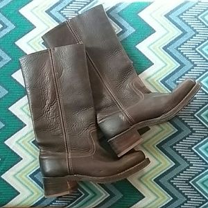Frye pull on boot